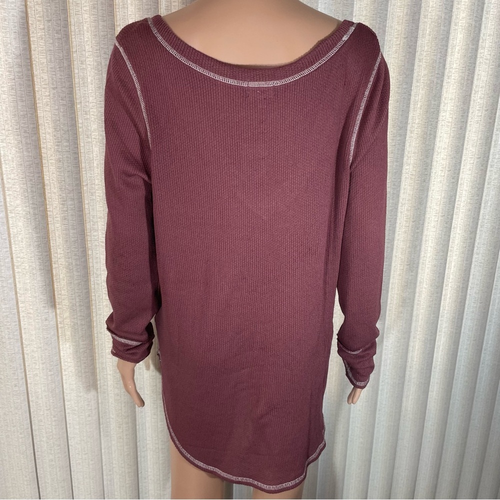 NWT BKE Sweater Top in Maroon / Mauve | Long Sleeve + V Neck - Picture 3 of 7